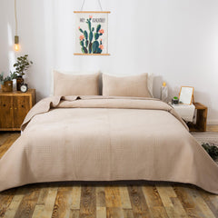 Lightweight Plush Velvet All-Season Quilt