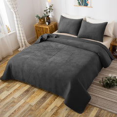 Lightweight Plush Velvet All-Season Quilt