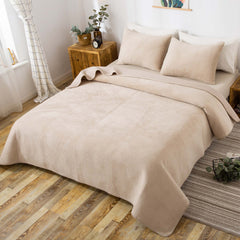 Lightweight Plush Velvet All-Season Quilt