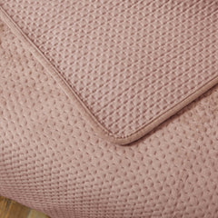 Lightweight Plush Velvet All-Season Quilt