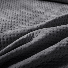Lightweight Plush Velvet All-Season Quilt