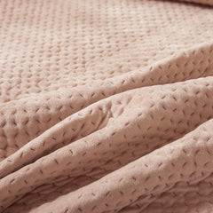Lightweight Plush Velvet All-Season Quilt