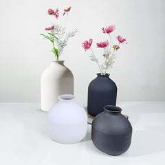 Matte Black Metal Vase For Dried Flowers