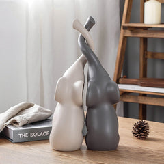 European Couple Figurine Romantic Wine Cabinet Ornament